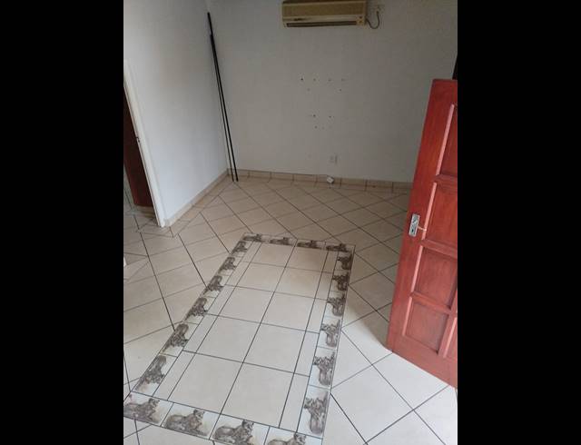 3 BEDROOM SIMPLEX FOR SALE IN ESCOMBE